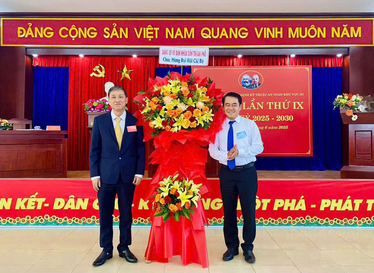 Chi bộ Trung tâm kiểm định kỹ thuật an toàn khu vực III “Đoàn kết - dân chủ - kỷ cương - đột phá - phát triển” quyết tâm thực hiện thắng lợi Nghị quyết Đại hội lần thứ IX, nhiệm kỳ 2025-2030