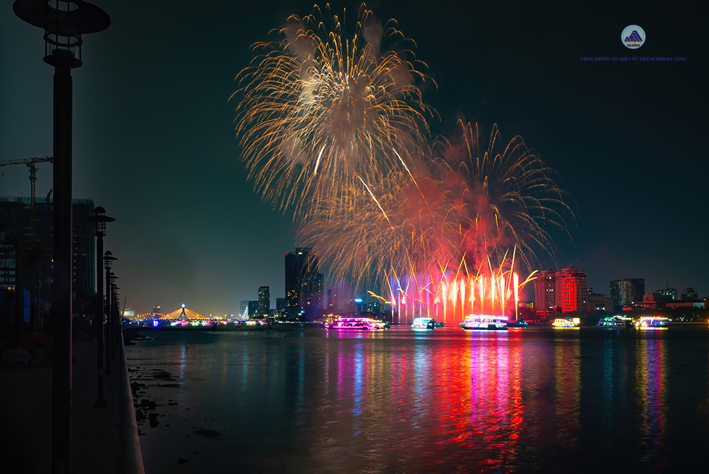 Hàn Quốc khuấy động đêm sông Hàn với “Vũ điệu rồng bay”