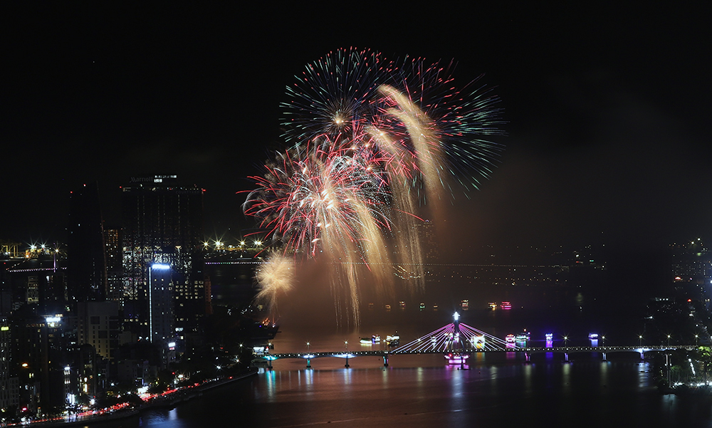 Video: Ý dẫn dắt khán giả bằng hành trình thị giác đầy mê hoặc