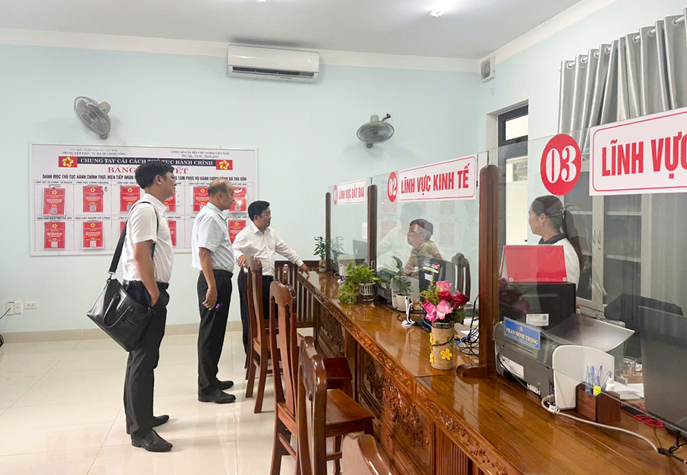 Giải quyết các kiến nghị, bảo đảm hoạt động bộ máy chính quyền xã thông suốt, hiệu quả, ổn định