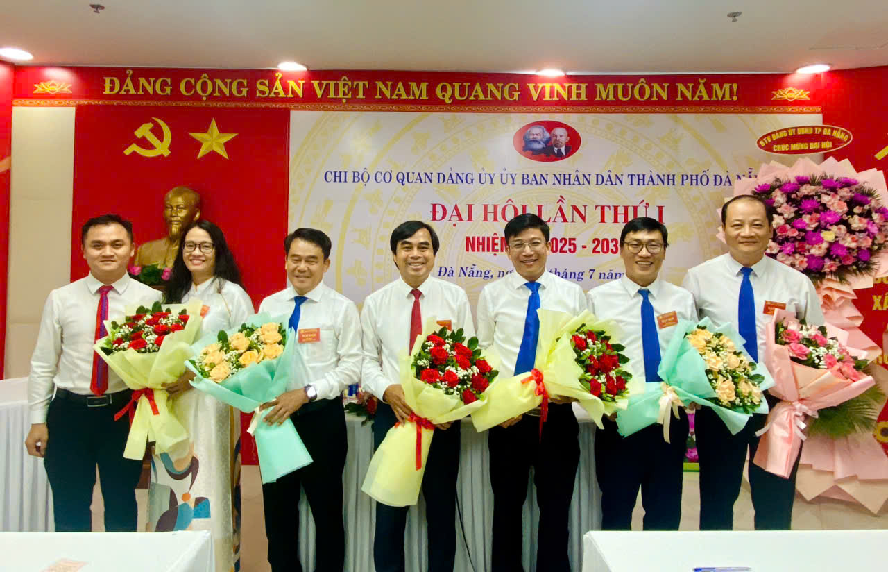 Quyết tâm đổi mới phương pháp làm việc, phấn đấu hoàn thành thắng Nghị quyết Đại hội Chi bộ Cơ quan Đảng ủy Ủy ban nhân dân thành phố nhiệm kỳ 2025 - 2030&nbsp;