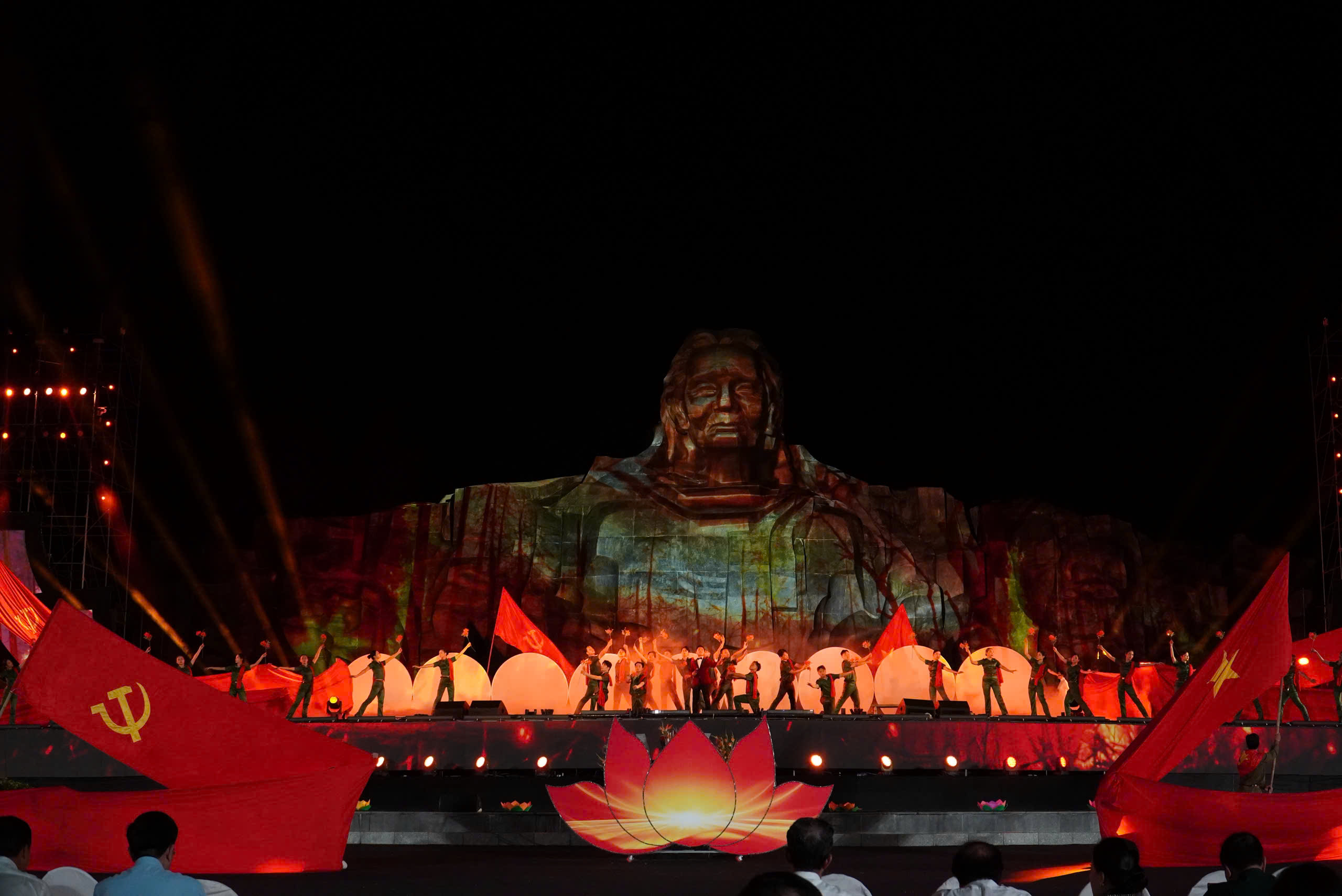 Vang mãi “Bản hùng ca bất diệt”