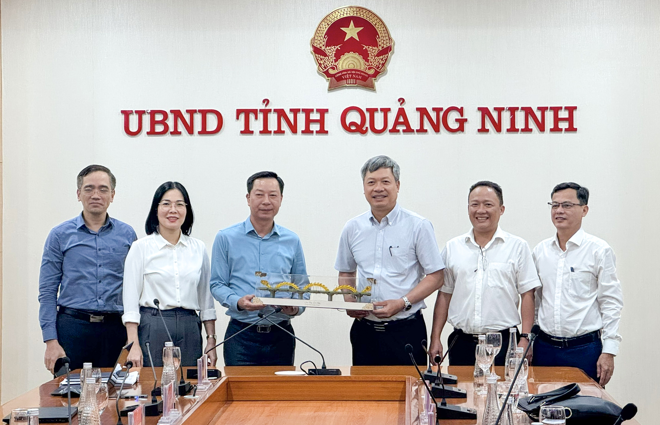 Đà Nẵng và Quảng Ninh trao đổi kinh nghiệm vận hành trung tâm phục vụ hành chính công