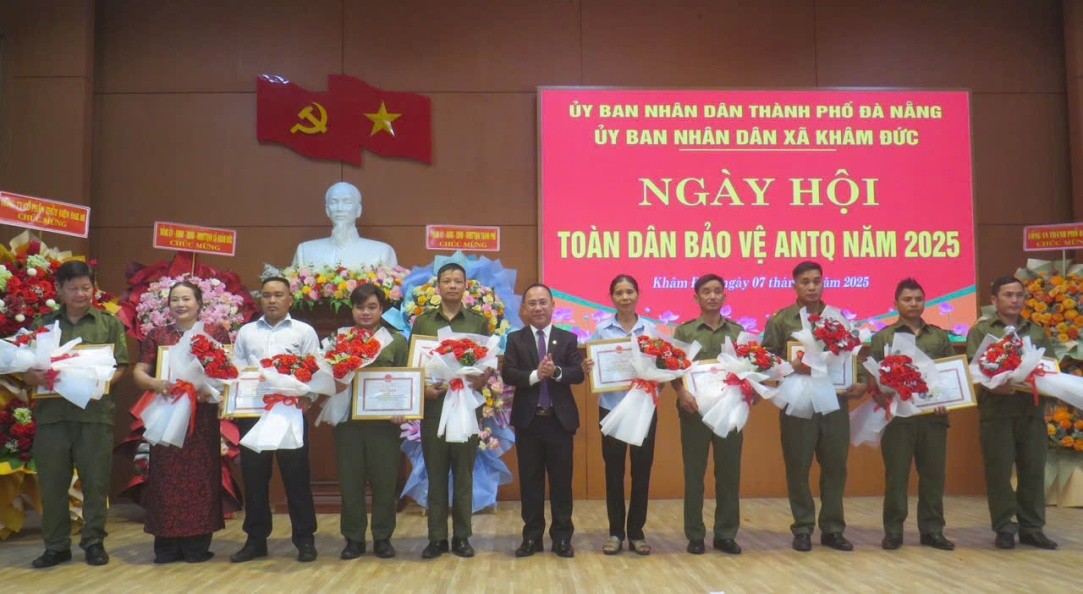 Phát huy vai trò toàn dân trong bảo đảm ANTT và xây dựng phong trào bảo vệ ANTQ tại xã Khâm Đức