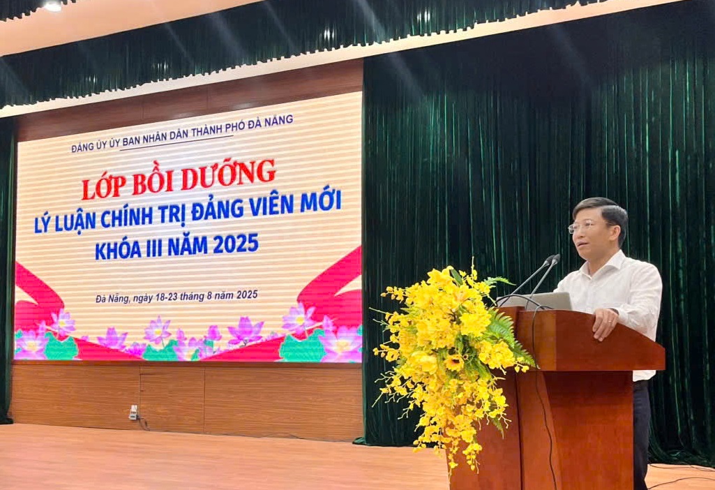 Khai giảng lớp bồi dưỡng lý luận chính trị dành cho đảng viên mới khóa III/2025
