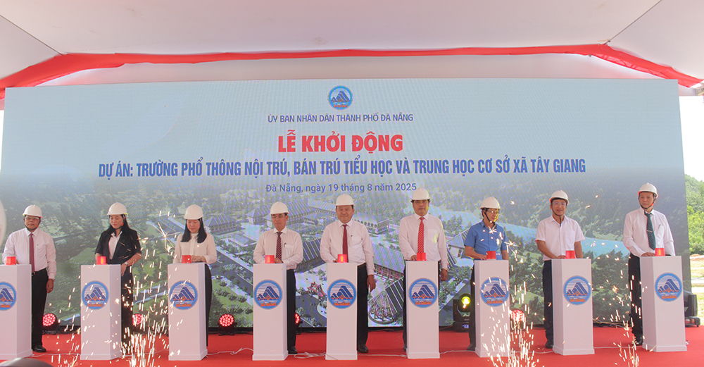 Khởi động Dự án Trường phổ thông nội trú, bán trú Tiểu học và THCS xã Tây Giang