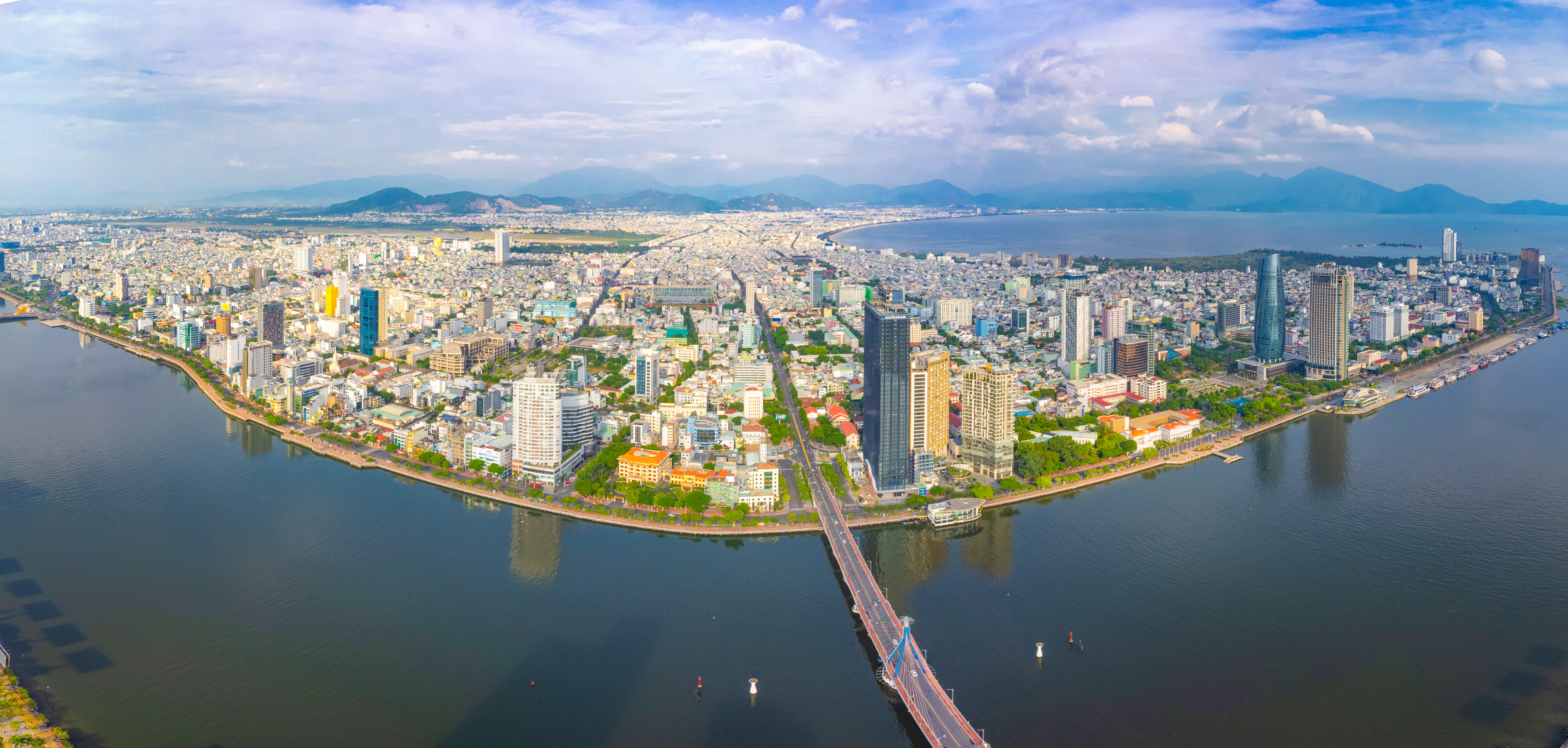 Chào mừng Đại hội đại biểu Đảng bộ thành phố Đà Nẵng lần thứ I, nhiệm kỳ 2025-2030 - Bài 2: Bản lĩnh lãnh đạo vượt khó, phát triển