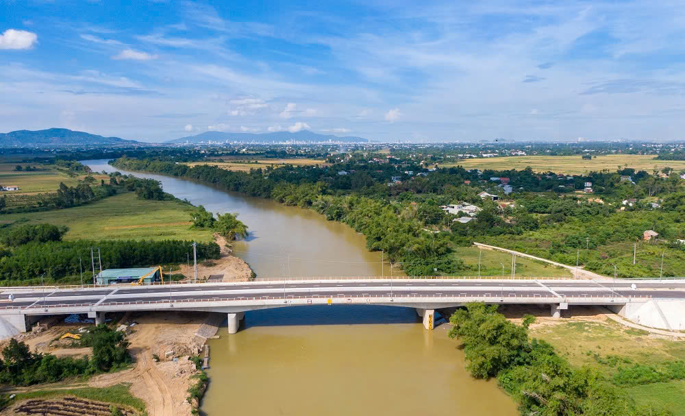 Nhịp cầu kết nối Quảng - Đà