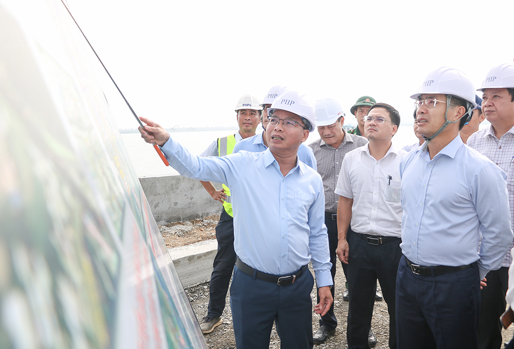 Chủ tịch UBND thành phố Phạm Đức Ấn kiểm tra thực tế các dự án, công trình trọng điểm