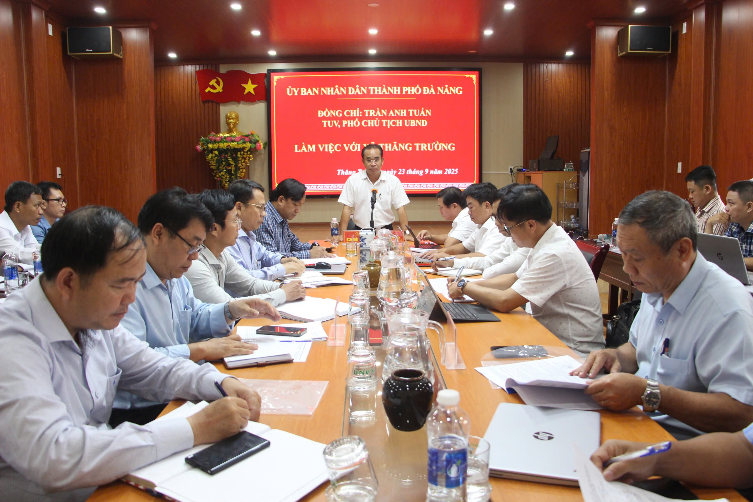 Phó Chủ tịch UBND thành phố Trần Anh Tuấn làm việc với xã Thăng Trường