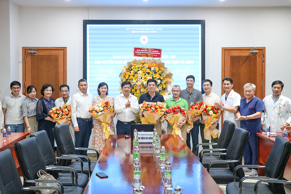 Bí thư Thành ủy Lương Nguyễn Minh Triết thăm, chúc mừng Bệnh viện Đà Nẵng thực hiện thành công ca ghép gan đầu tiên