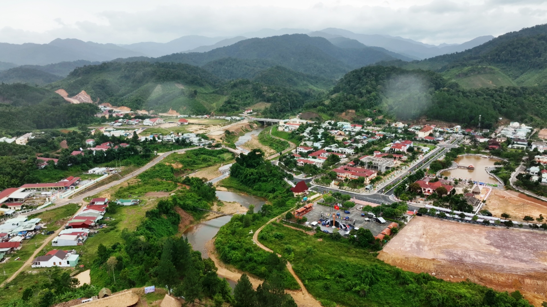 Khát vọng phát triển vùng Tây - Bài 2: Chiến lược đột phá để phát triển vùng Tây