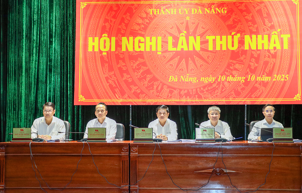 Tập trung phân tích khó khăn, đề xuất giải pháp hoàn thành thắng lợi mục tiêu năm 2025