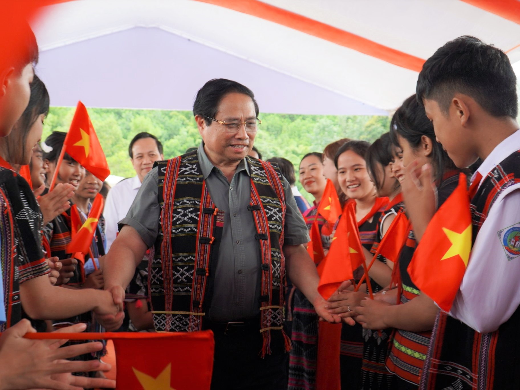 Thủ tướng Phạm Minh Chính dự Lễ khởi công Trường phổ thông nội trú, bán trú Tiểu học và Trung học cơ sở Tây Giang