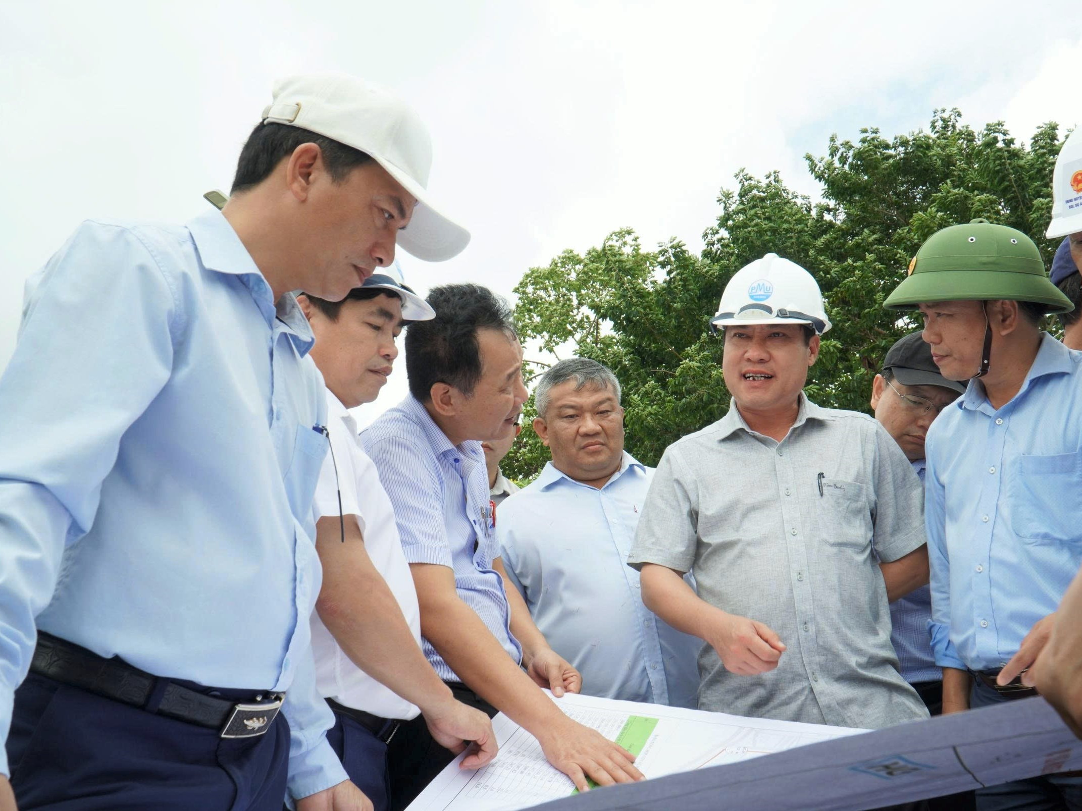 Phó Chủ tịch UBND thành phố Phan Thái Bình khảo sát thực tế dự án đường sắt tốc độ cao