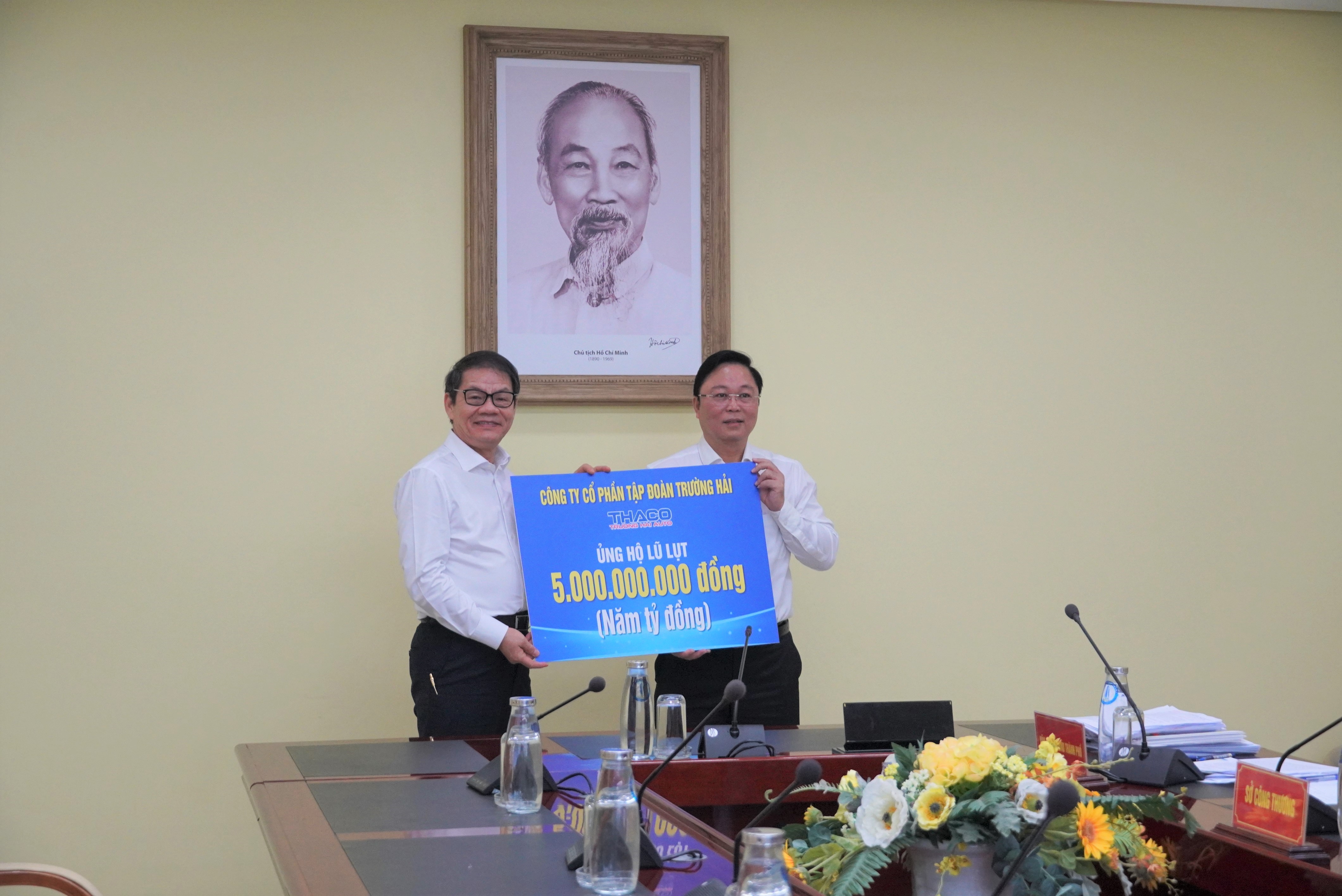 THACO ủng hộ Đà Nẵng 5 tỷ đồng khắc phục hậu quả lũ lụt