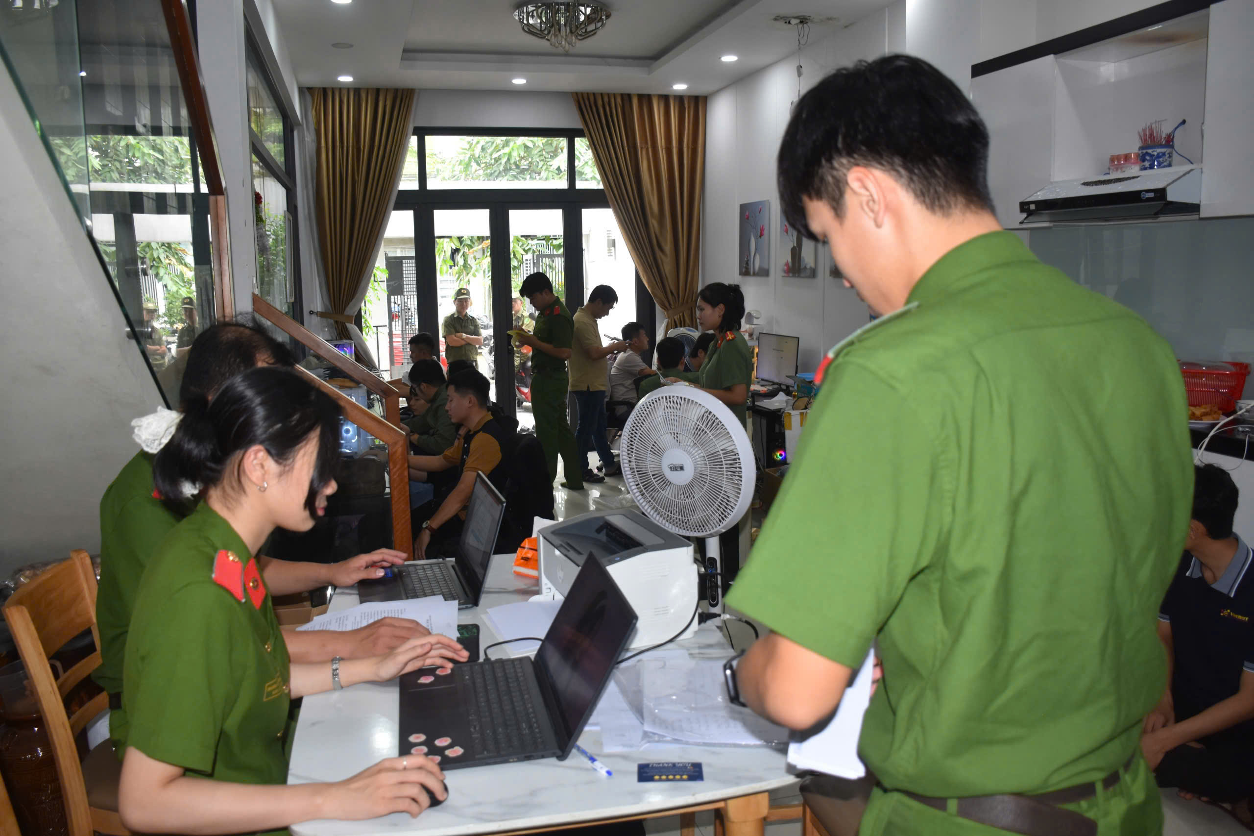 Hình nhỏ