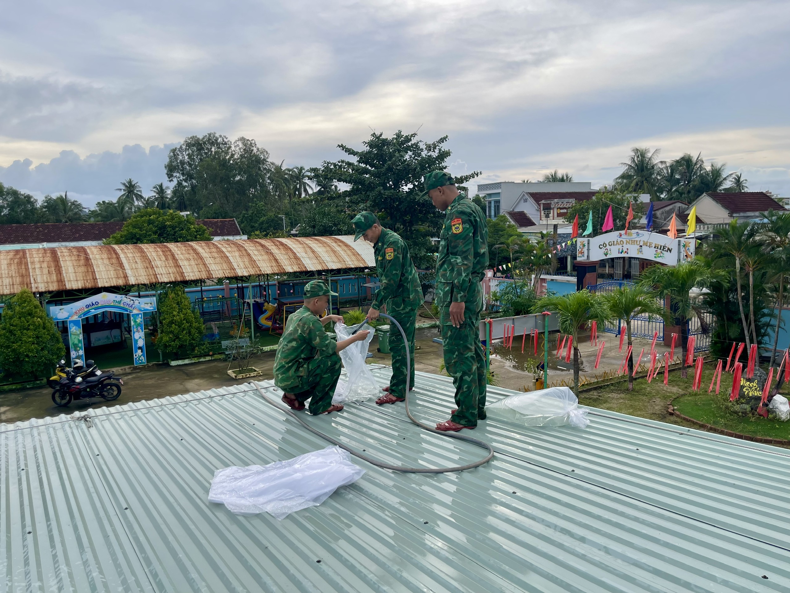 Học sinh toàn thành phố được nghỉ học chiều ngày 06-11