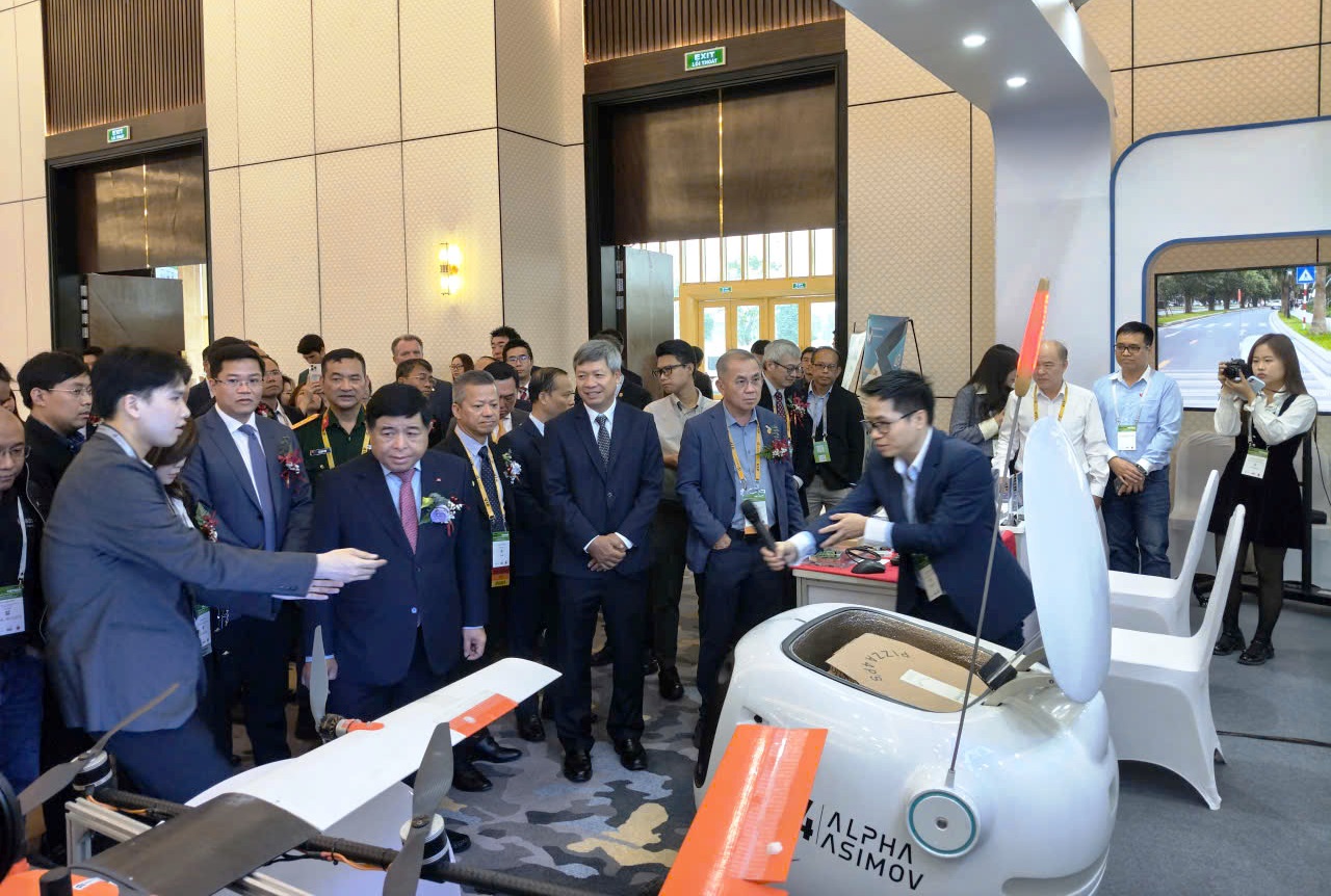 Phó Chủ tịch UBND thành phố Hồ Quang Bửu tham dự SEMIExpo Việt Nam 2025