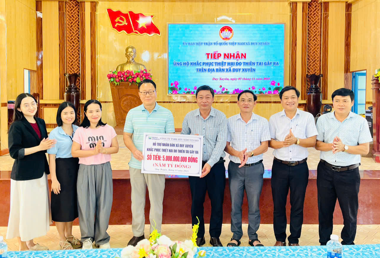 Công ty Sedo Vinako ủng hộ nhân dân xã Duy Xuyên 5 tỷ đồng khắc phục thiệt hại lũ lụt