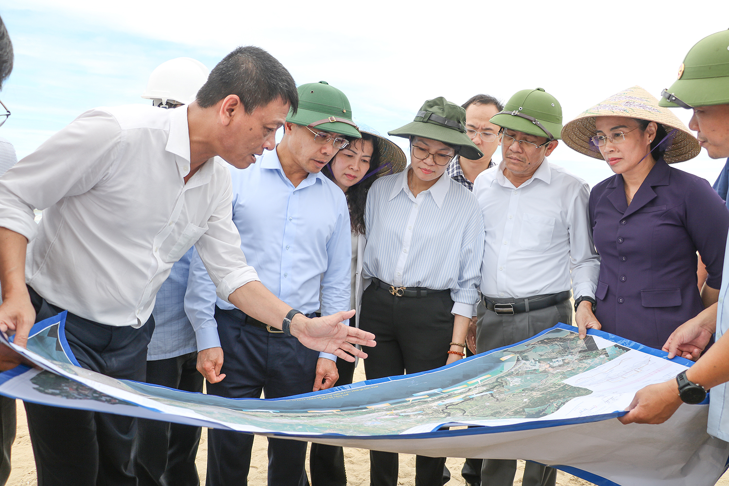 Chủ tịch UBND thành phố Phạm Đức Ấn kiểm tra tình hình triển khai dự án Phát triển tích hợp thích ứng thành phố Đà Nẵng