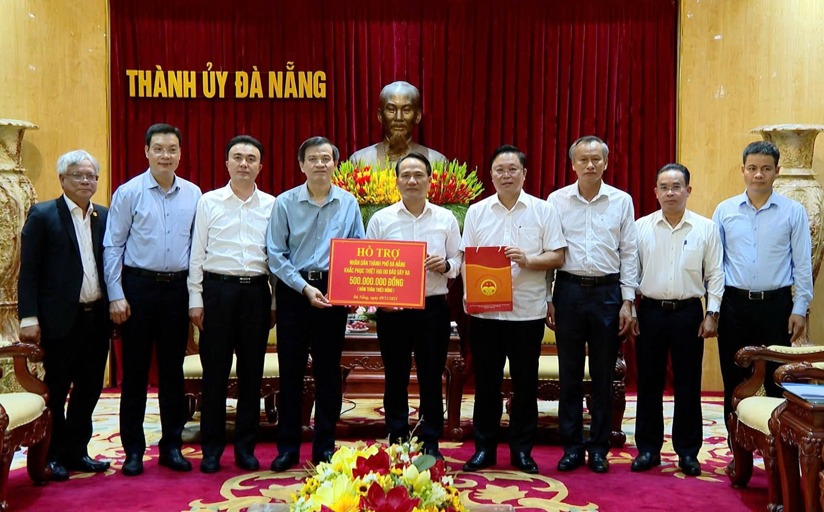 Học viện Chính trị quốc gia Hồ Chí Minh hỗ trợ 500 triệu đồng giúp Nhân dân Đà Nẵng khắc phục hậu quả thiên tai