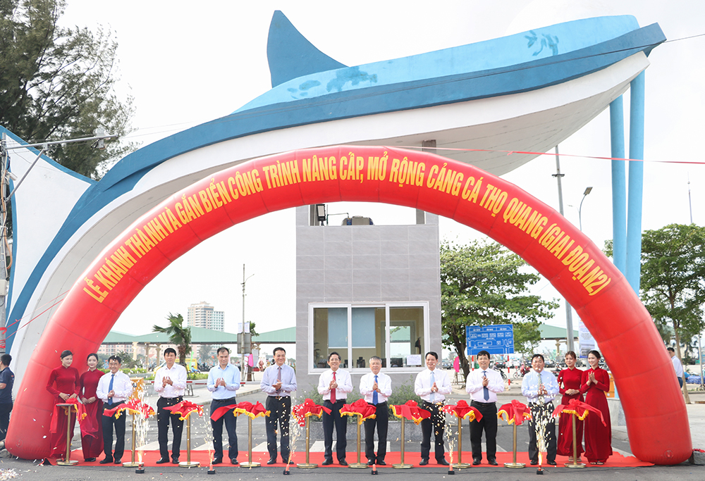 Khánh thành và gắn biển công trình Nâng cấp, mở rộng Cảng cá Thọ Quang (giai đoạn 2)