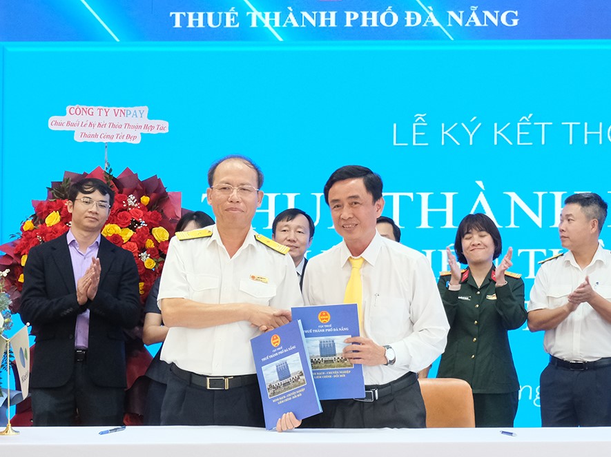 VIDEO - Tăng tốc hỗ trợ hộ kinh doanh kê khai, nộp thuế điện tử