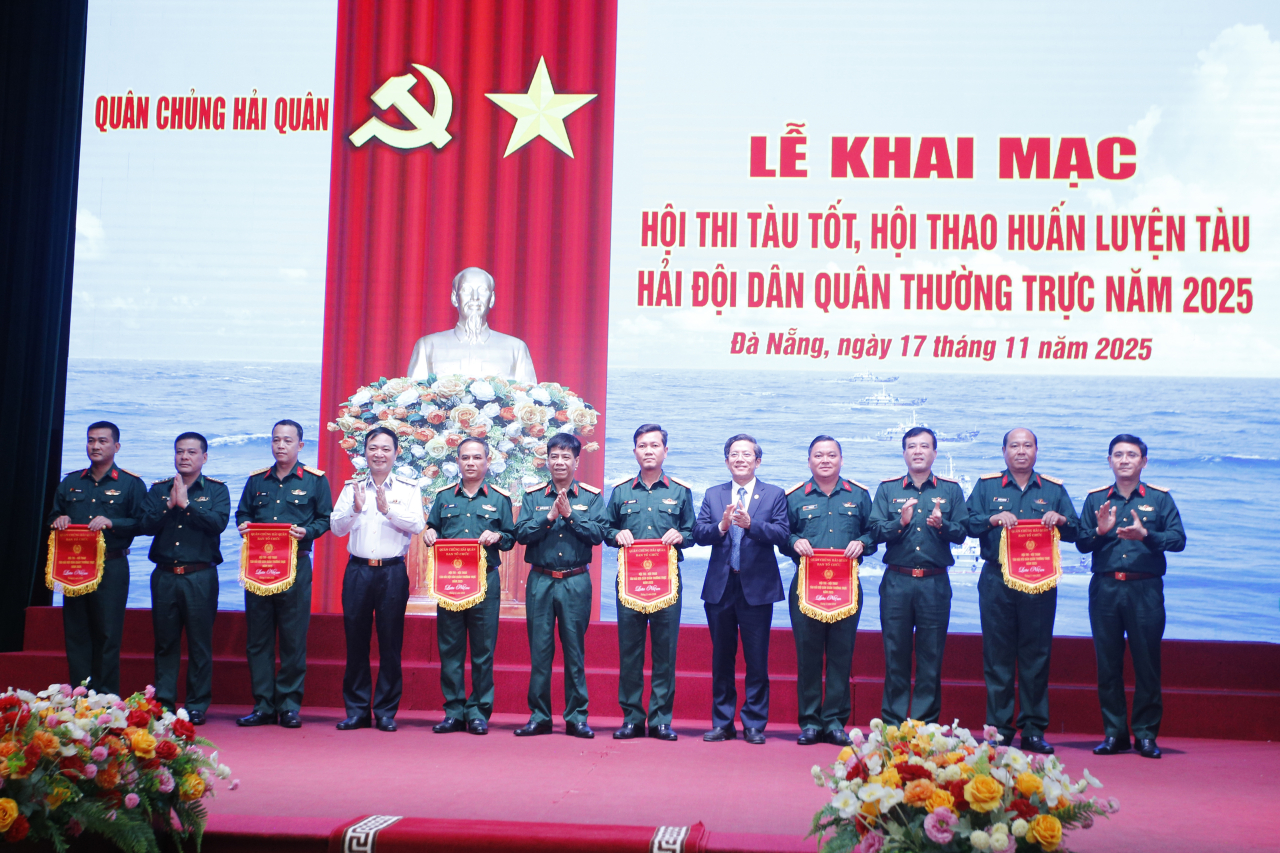 Khai mạc Hội thi tàu tốt, Hội thao huấn luyện tàu Hải đội Dân quân thường trực năm 2025