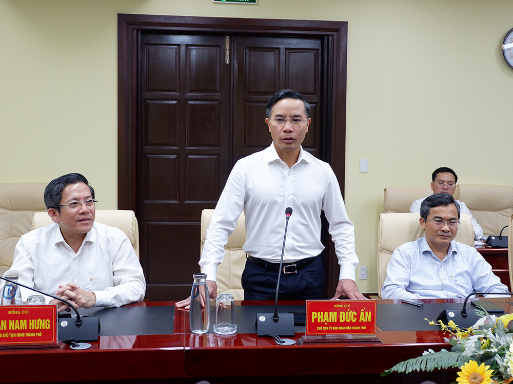 Tạo điều kiện thuận lợi nhất để Hội Đồng hương Đà Nẵng tại thành phố Hồ Chí Minh đóng góp xây dựng quê hương