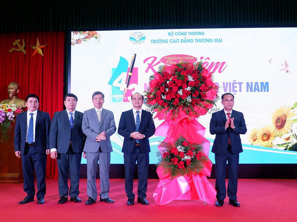 Trường Cao đẳng Thương mại nỗ lực xây dựng thương hiệu vững chắc trong đào tạo lĩnh vực kinh tế thương mại và dịch vụ