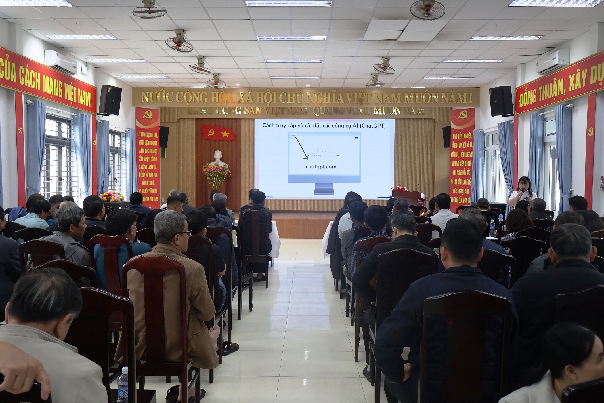 Hải Vân tập huấn nghiệp vụ công dân số, phong trào bình dân học vụ số