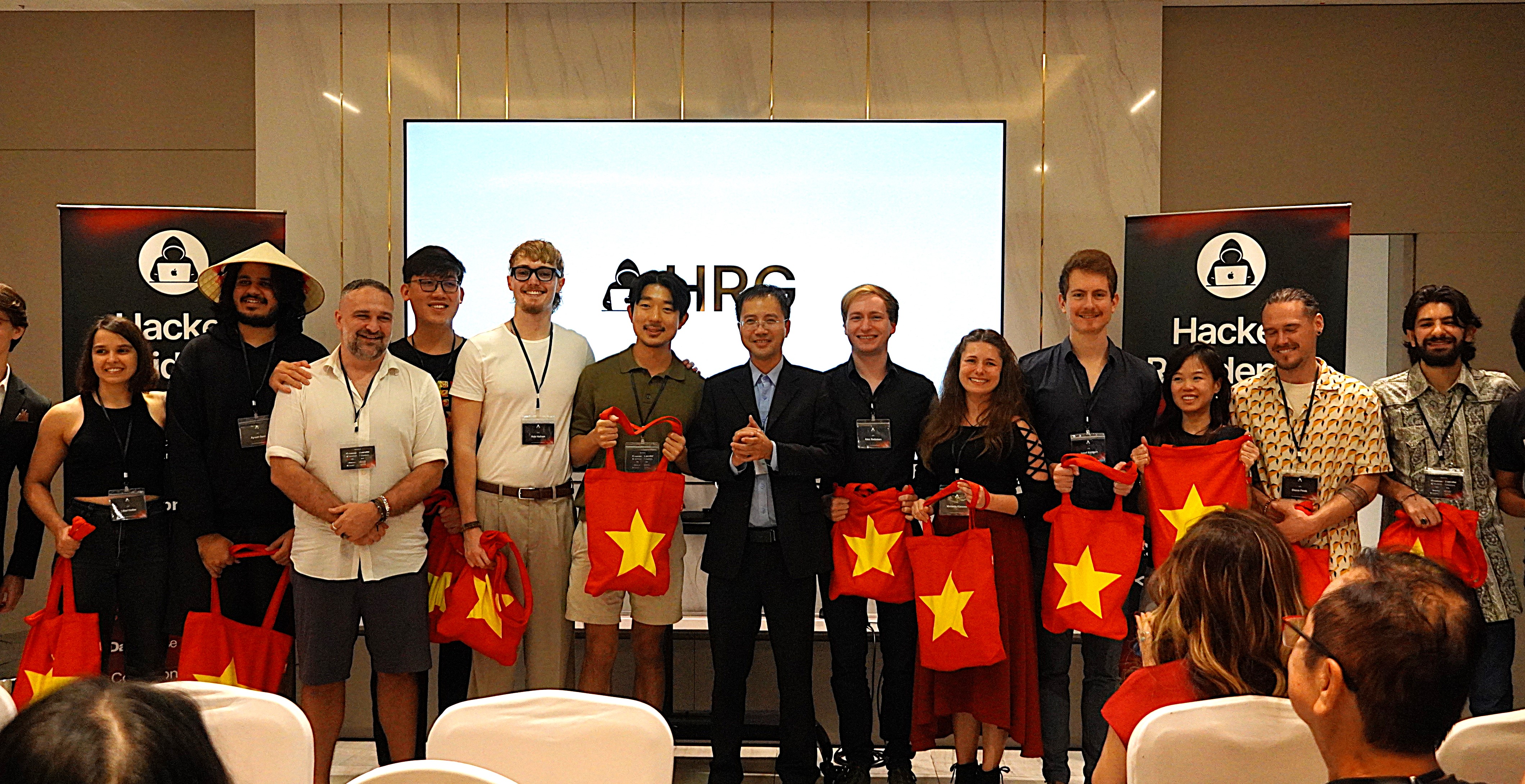 Khép lại Chương trình Lưu trú Khởi nghiệp 2025 với Demo Day sôi động