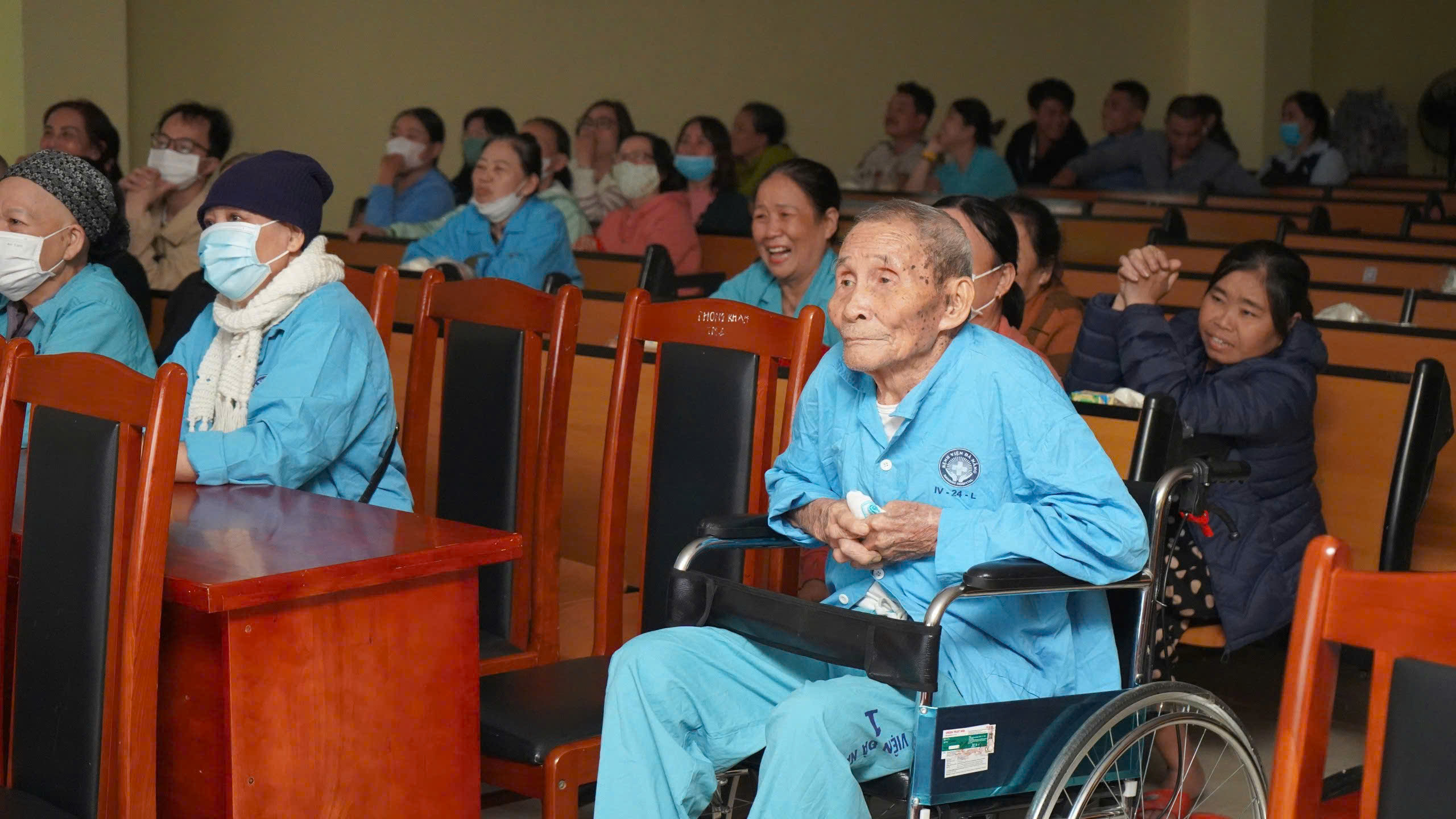 Bệnh viện Đà Nẵng lan tỏa tinh thần tri ân qua bộ phim “Mưa đỏ”