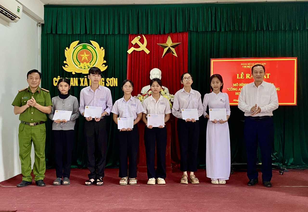 Công an xã Nông Sơn triển khai mô hình dân vận khéo đồng hành cùng học sinh khó khăn