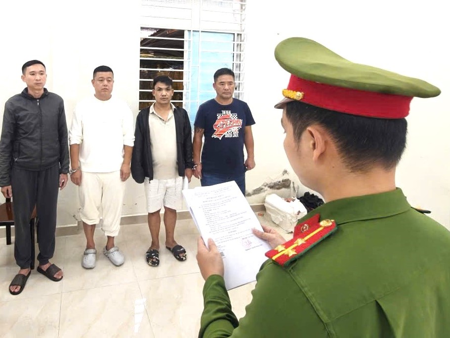 Khởi tố vụ án bắt giữ người trái pháp luật