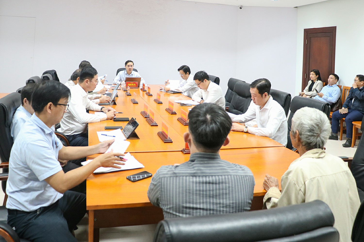 Chủ tịch UBND thành phố Phạm Đức Ấn tiếp và giải quyết kiến nghị của công dân