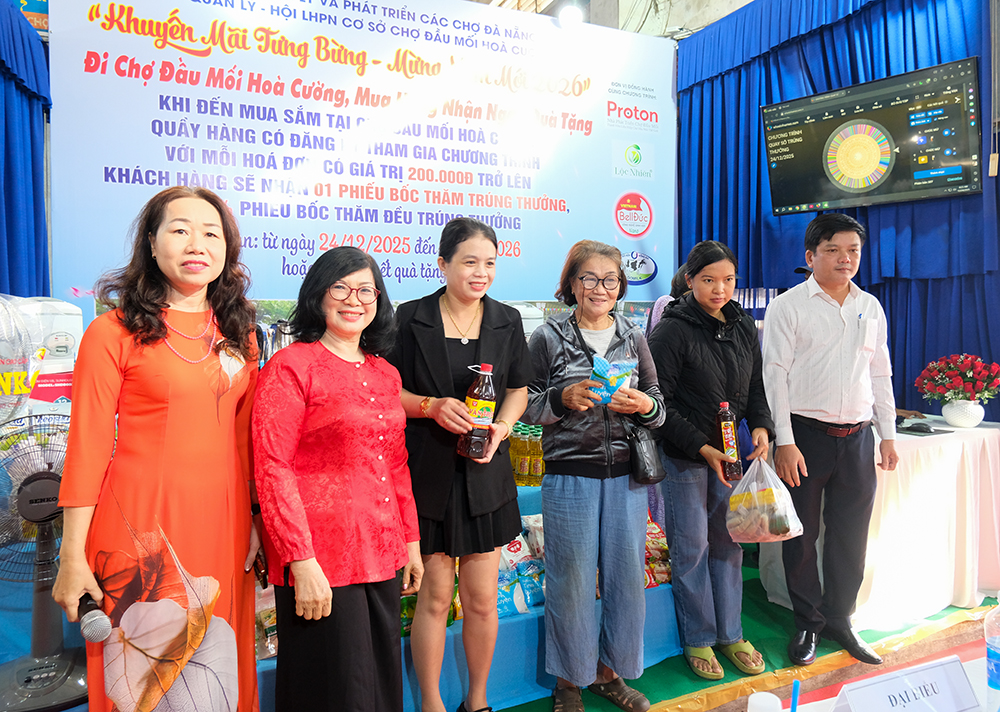 Chợ đầu mối Hòa Cường khai mạc chương trình kích cầu mua sắm mừng năm mới 2026