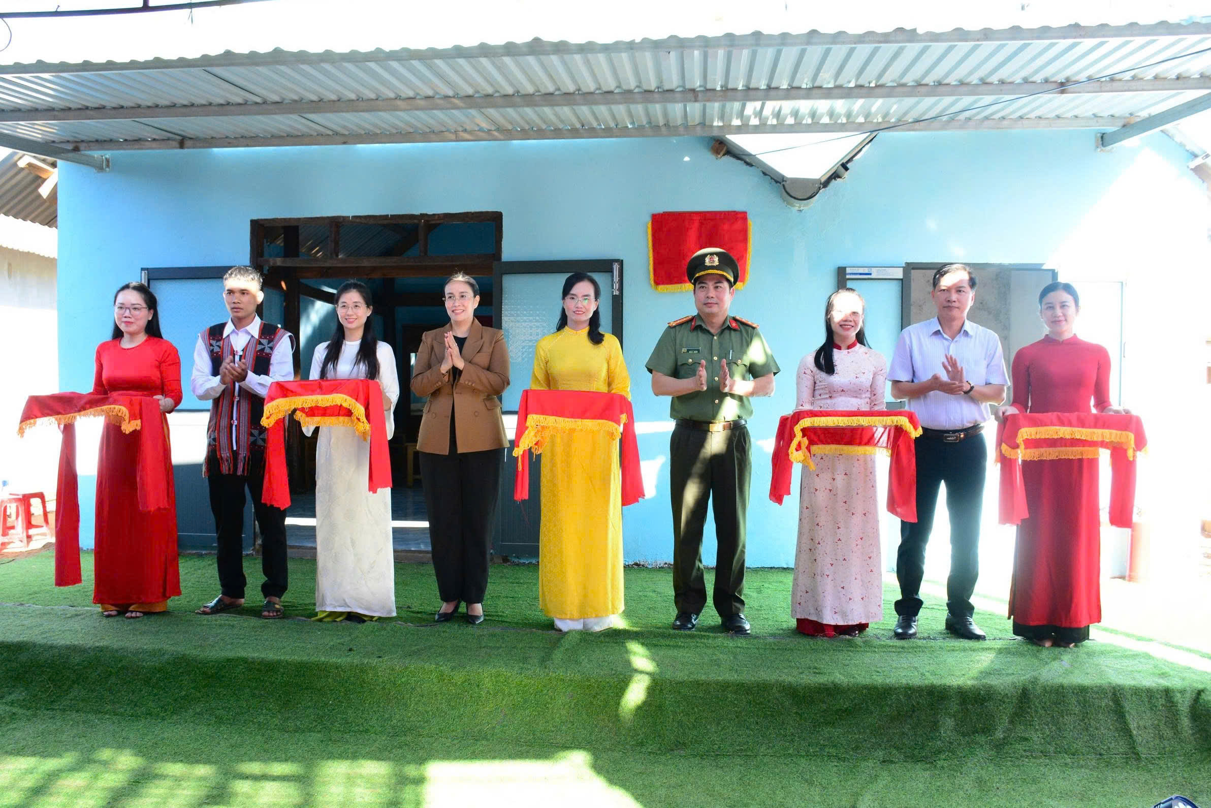 Khánh thành, bàn giao căn nhà đầu tiên trong “Chiến dịch Quang Trung”