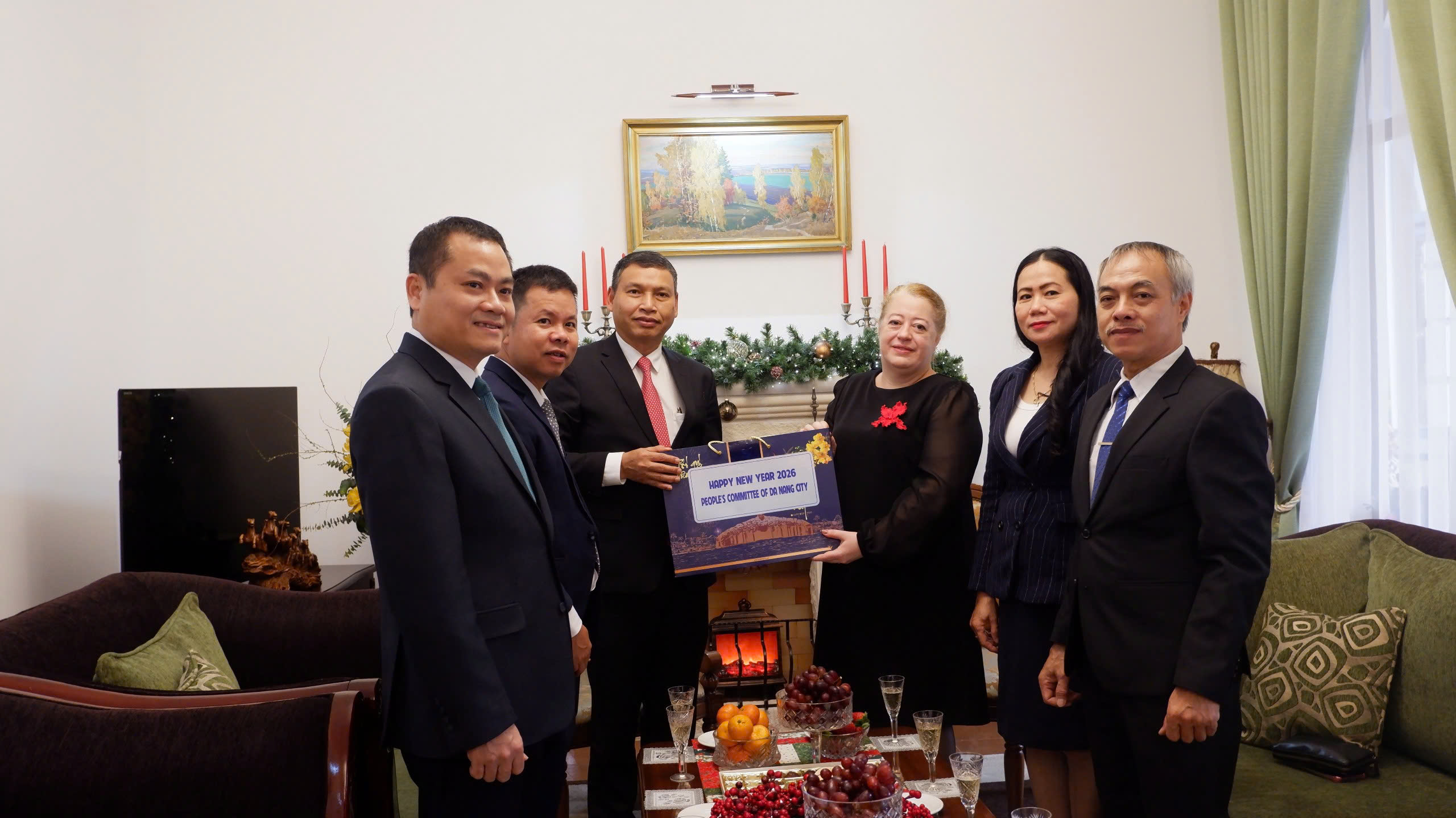 Lãnh đạo thành phố chúc mừng năm mới Tổng Lãnh sự quán Nga, Nhật Bản tại Đà Nẵng