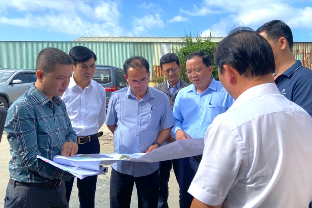 Phó Chủ tịch UBND thành phố Trần Anh Tuấn đi kiểm tra thực tế tiến độ thi công 4 công trình trường học