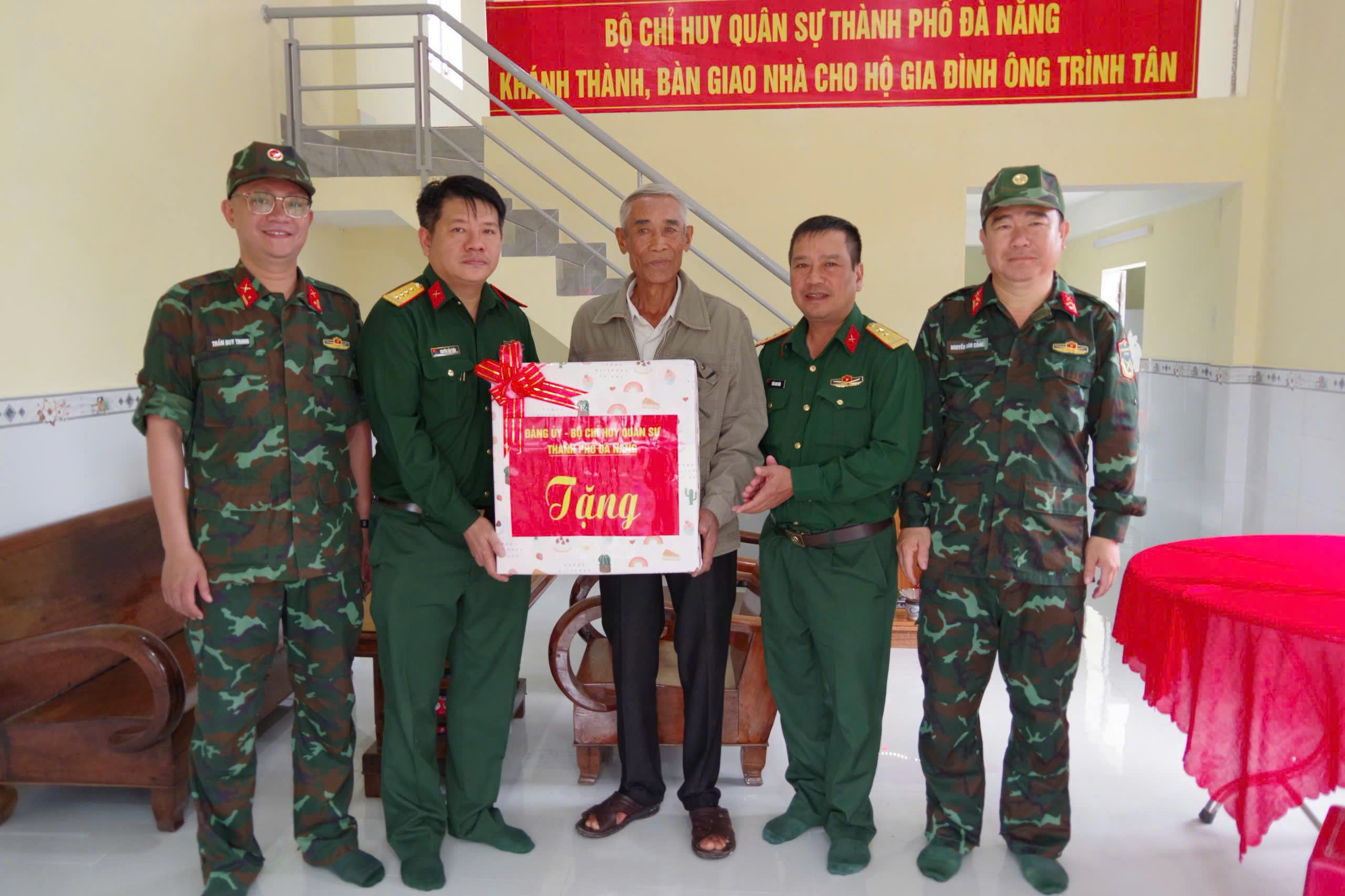 Bộ CHQS thành phố bàn giao căn nhà đầu tiên cho Nhân dân tỉnh Đắk Lắk