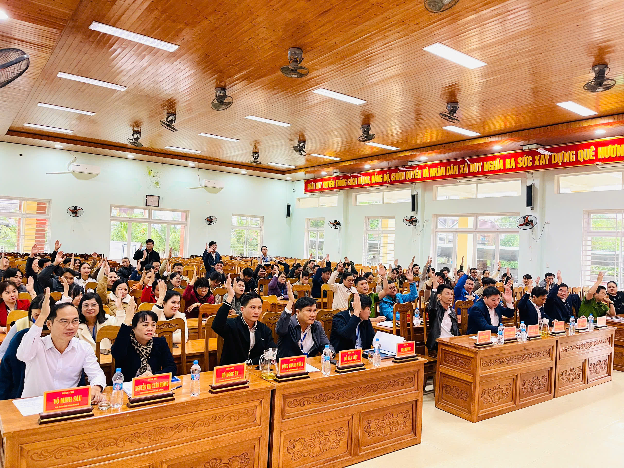 Lấy ý kiến cử tri nơi công tác đối với ứng cử viên đại biểu HĐND thành phố