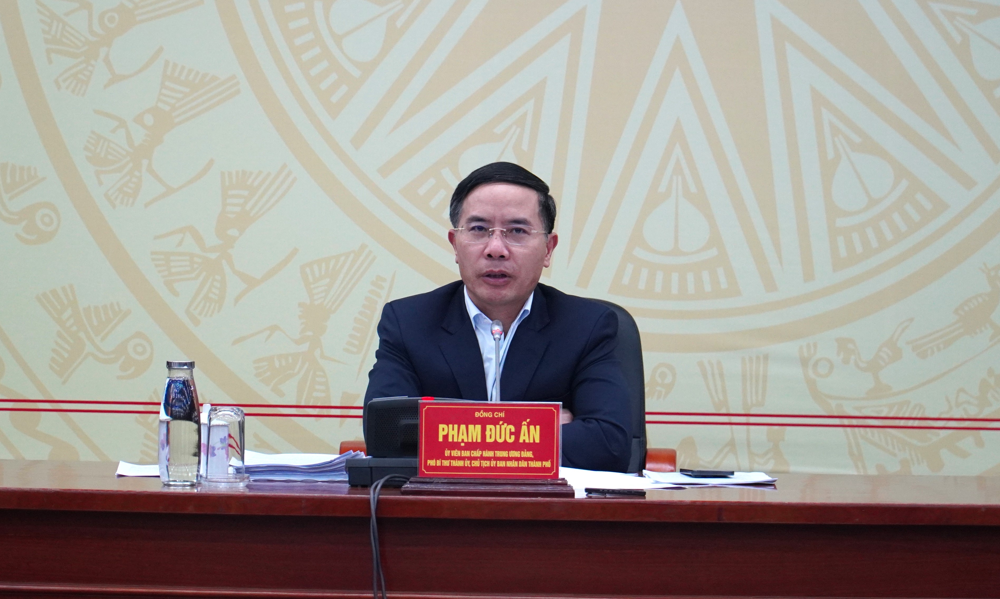 Khẩn trương hoàn thiện các nội dung quan trọng trình UBND thành phố ban hành