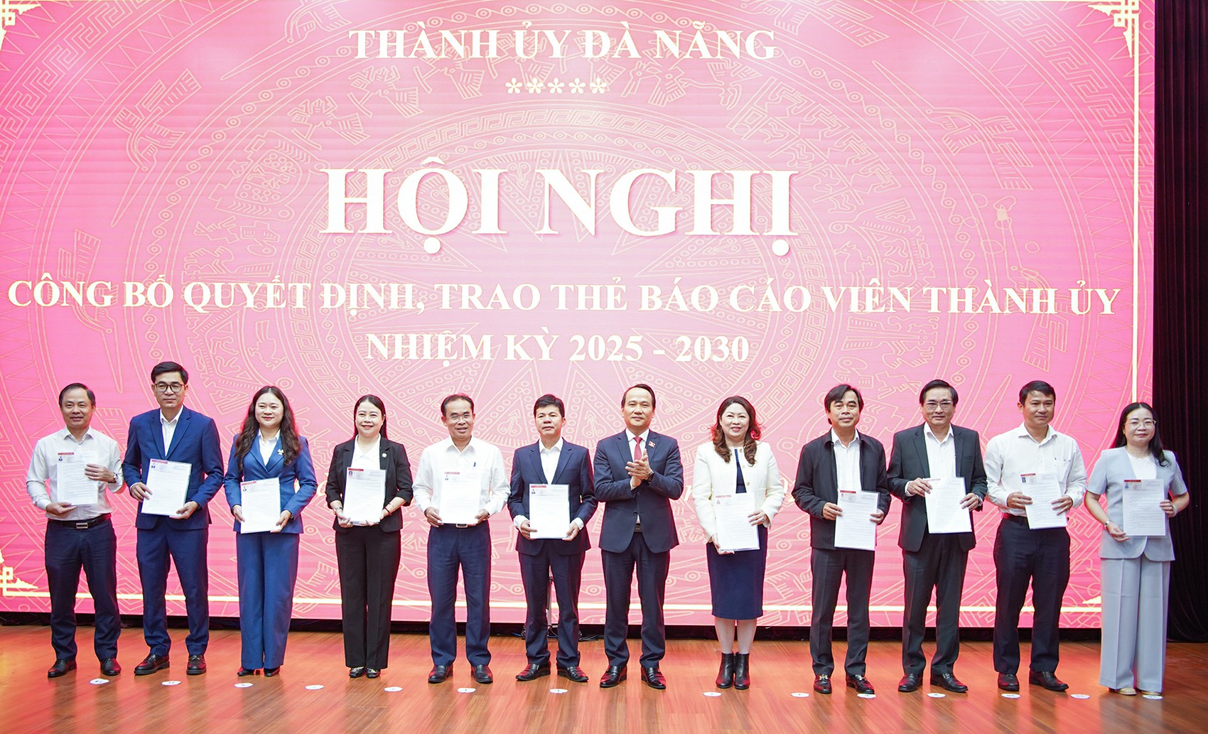 Công bố quyết định công nhận 50 báo cáo viên Thành ủy nhiệm kỳ 2025–2030