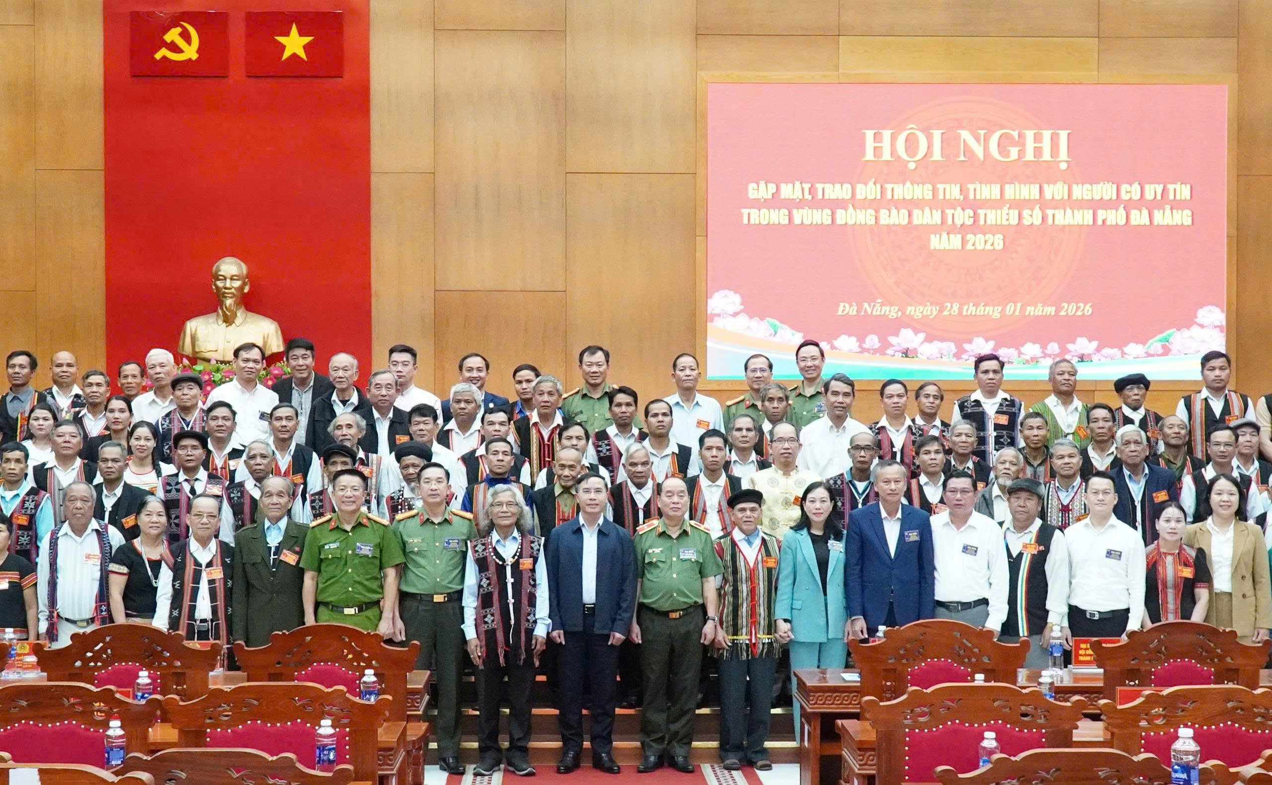 Gặp mặt 300 người có uy tín trong vùng đồng bào dân tộc thiểu số thành phố Đà Nẵng