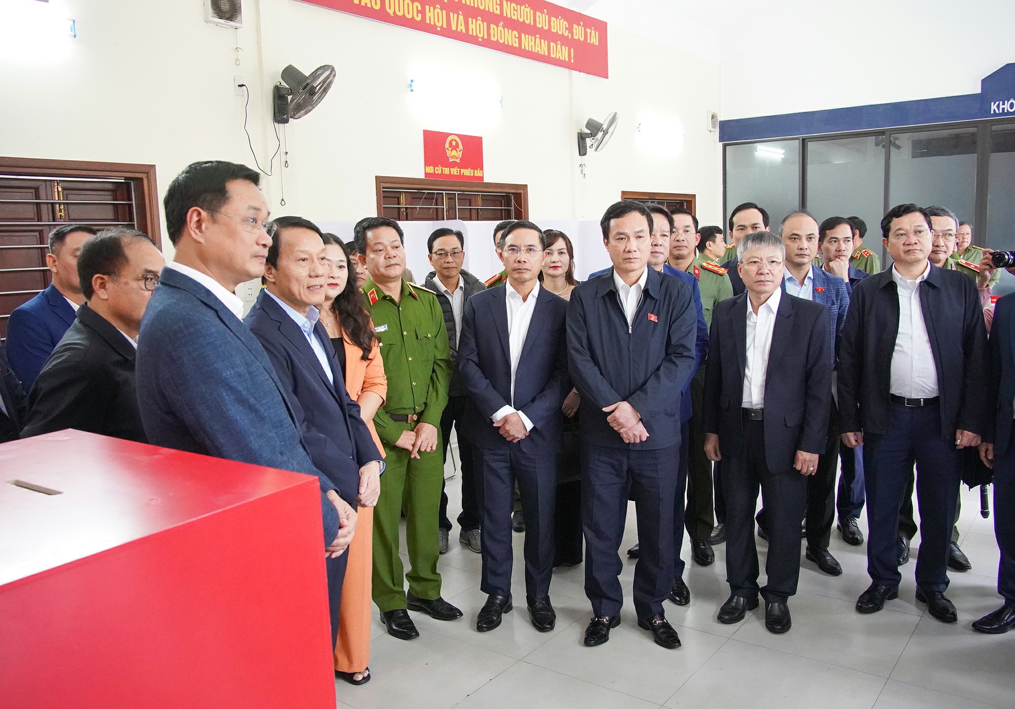 Bộ trưởng Bộ Công an Lương Tam Quang kiểm tra công tác chuẩn bị bầu cử tại phường Hải Châu