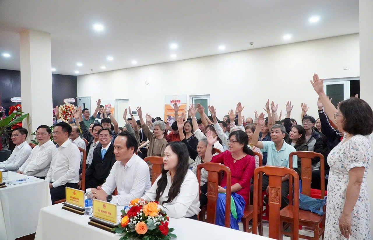 100% cử tri nơi cư trú tín nhiệm Bí thư Thành ủy Lê Ngọc Quang ứng cử đại biểu Quốc hội khoá XVI