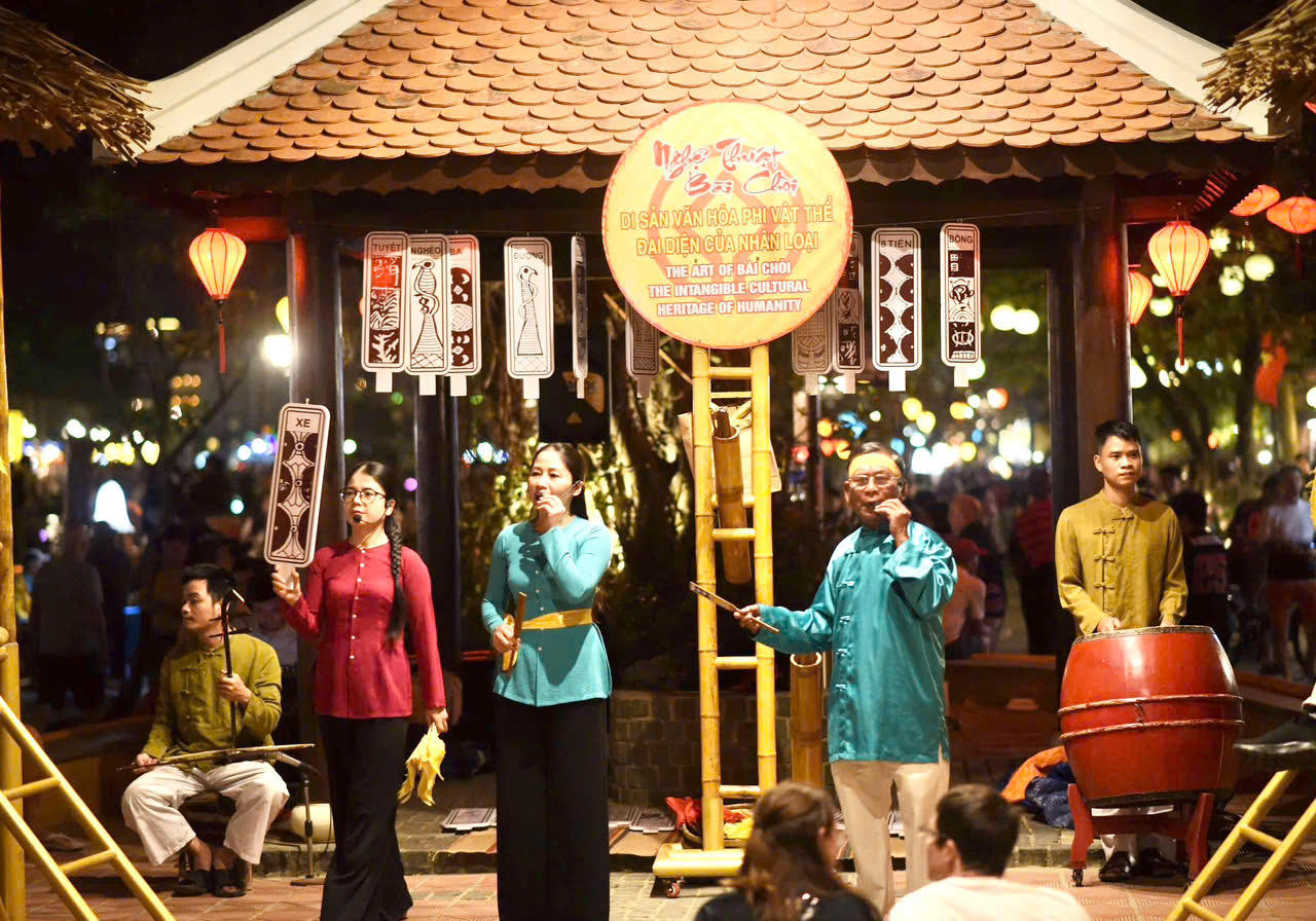Ngày xuân về Hội An nghe hô Bài Chòi