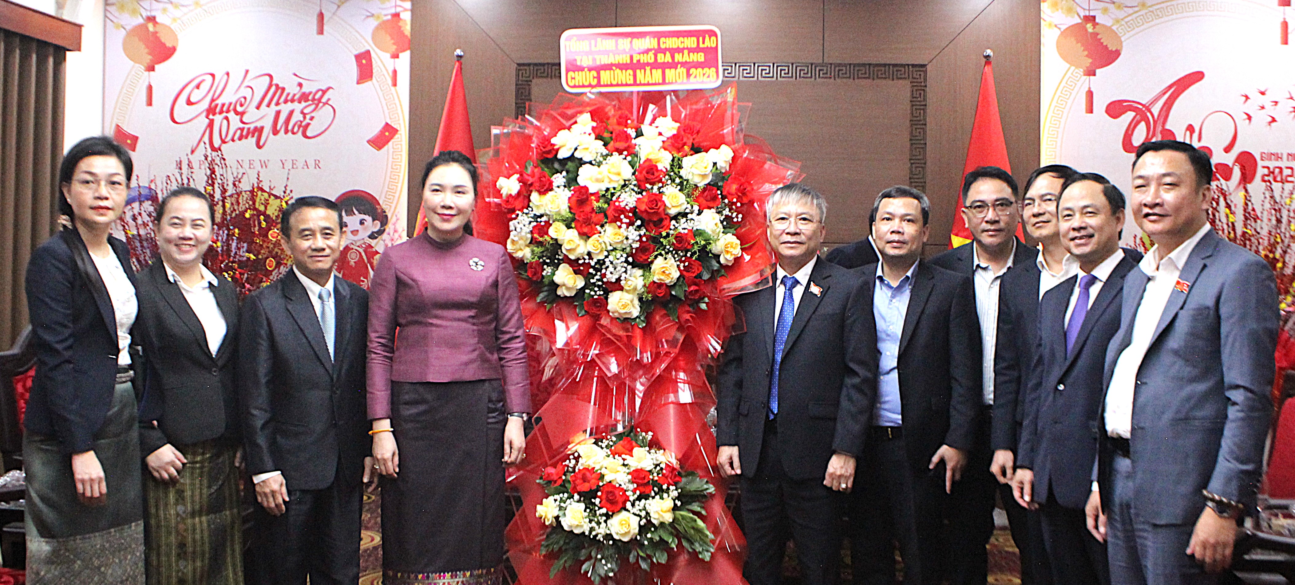 Tân Tổng Lãnh sự Lào tại Đà Nẵng chúc Tết lãnh đạo thành phố